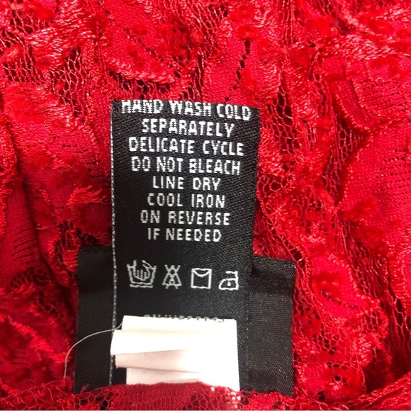 Torrid Red Lace V-Neck Overlay Stretch Blouse 2X - Picture 6 of 6